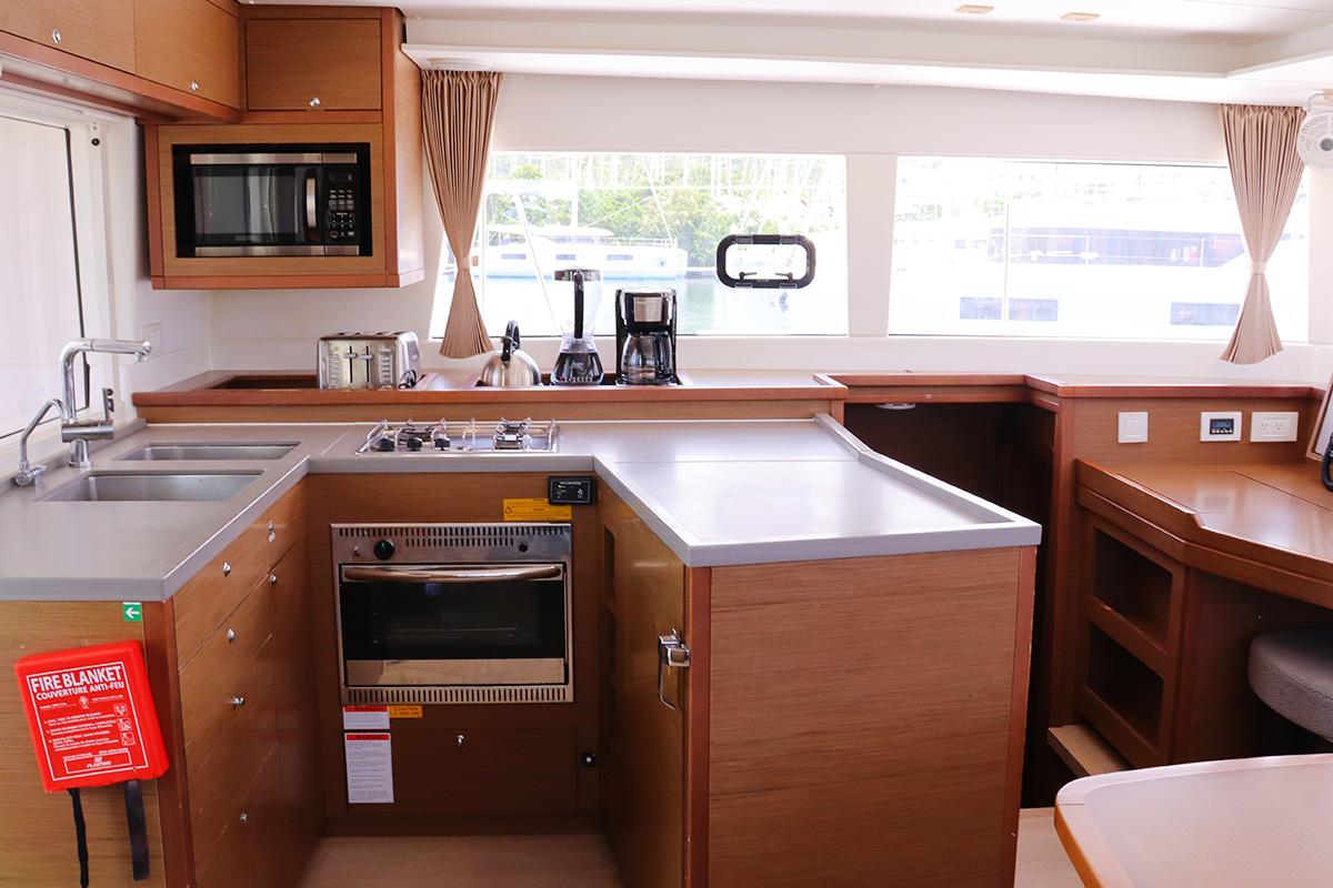 Lagoon 450 F - 4 + 2 cab., picture 12