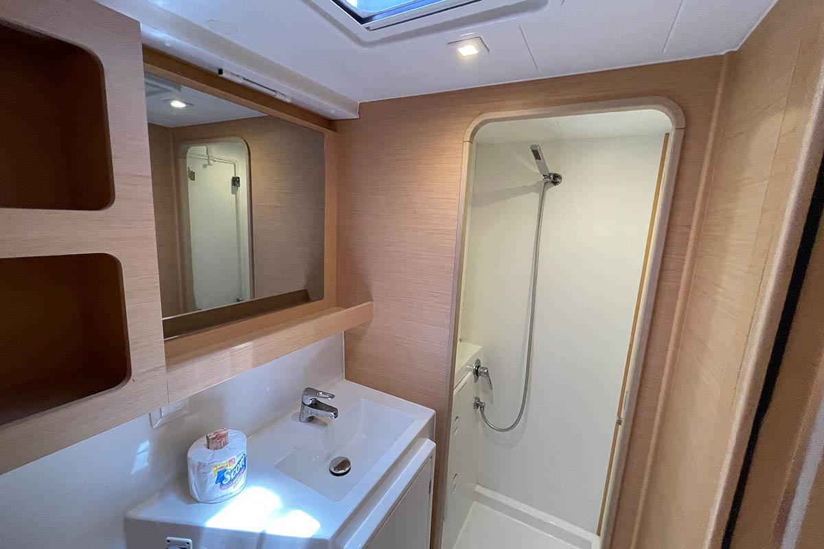 Lagoon 42 - 3 + 1 cab., picture 35