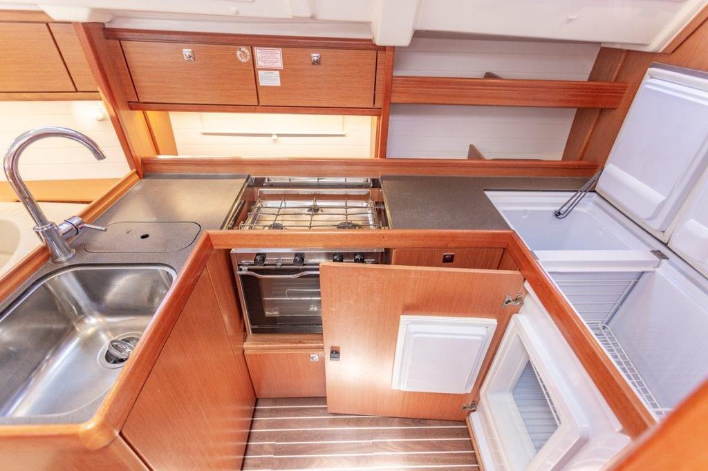 Bavaria Cruiser 41 - 2 cab. - Patches, picture 12