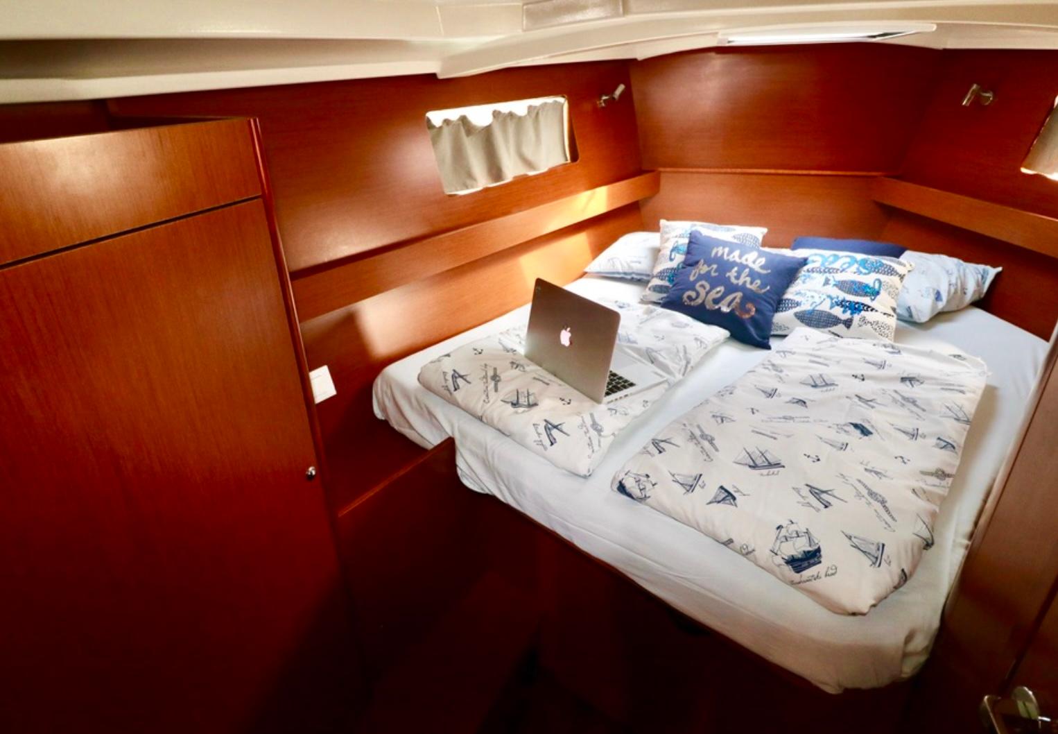 Oceanis 41.1, picture 6