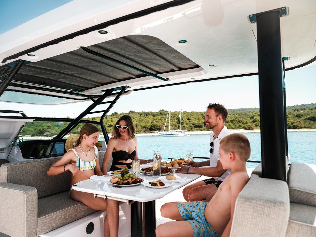 Axopar 37 Sun Top, picture 14