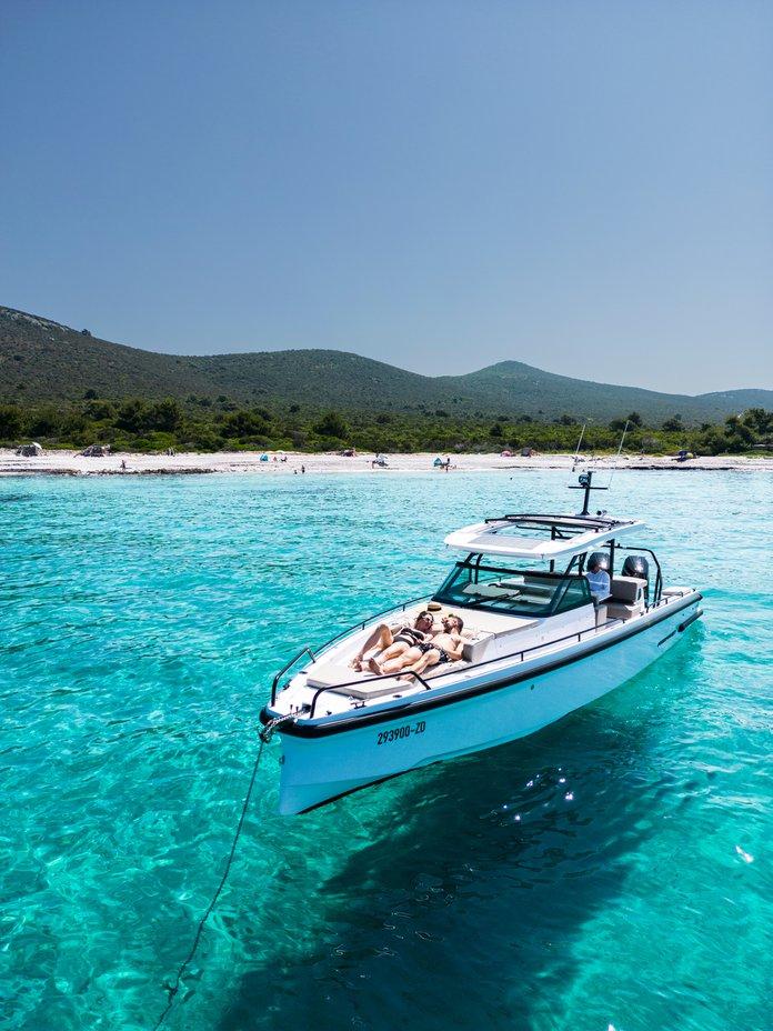 Axopar 37 Sun Top, picture 5