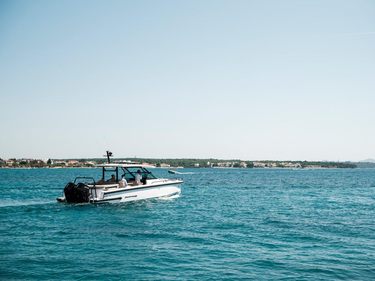 Axopar 37 Sun Top, picture 7