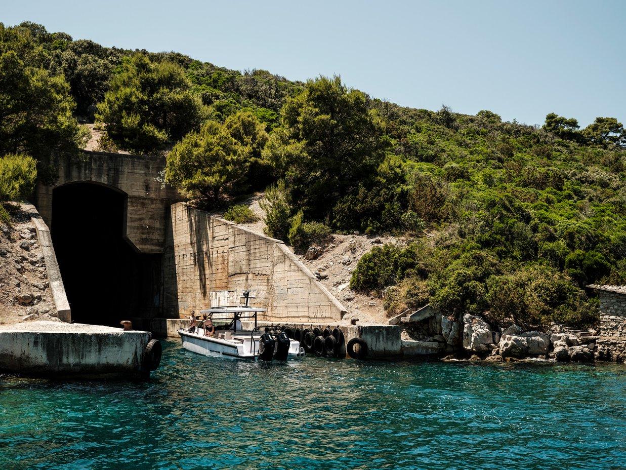 Axopar 37 Sun Top, picture 11