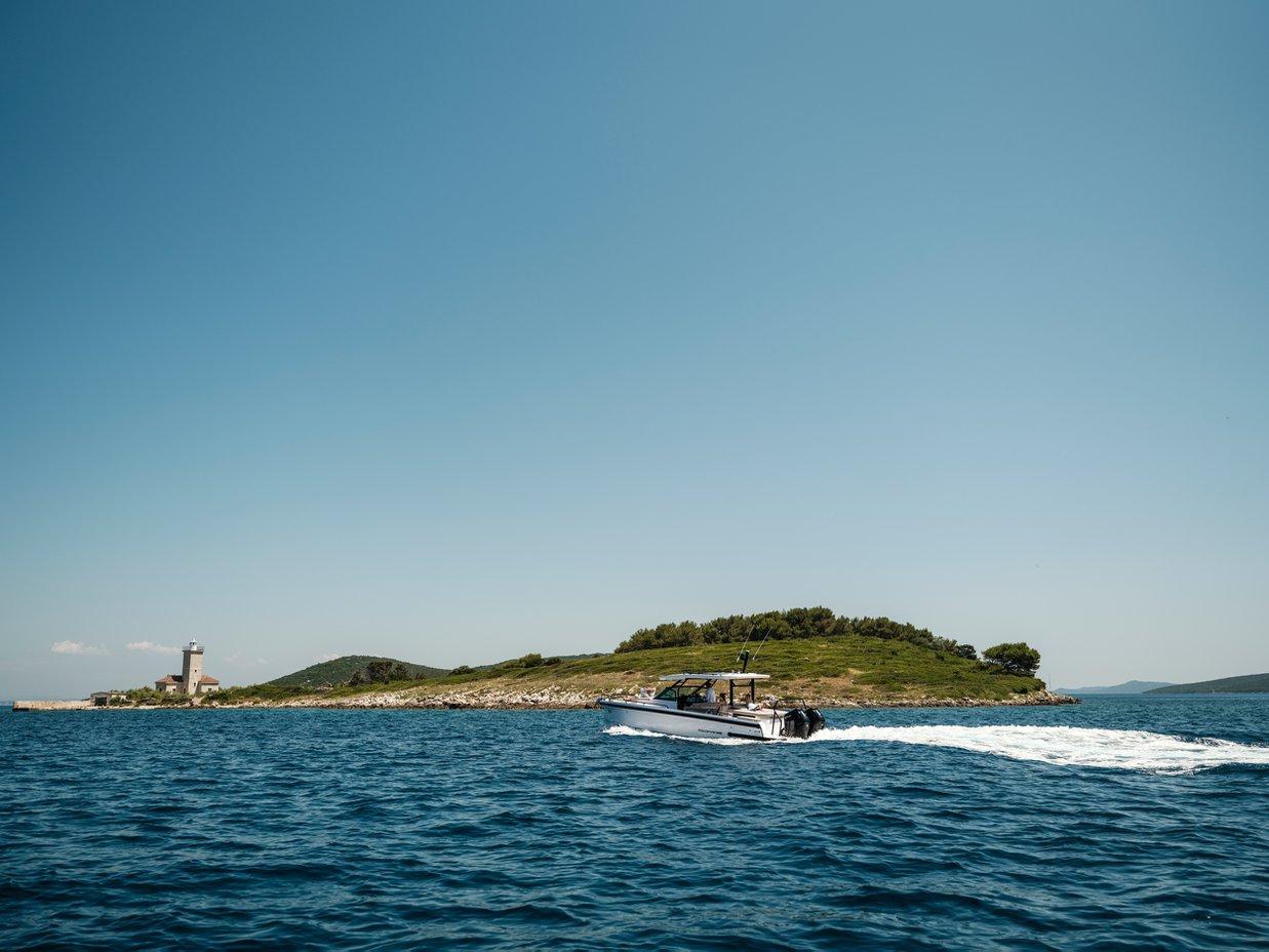 Axopar 37 Sun Top, picture 9