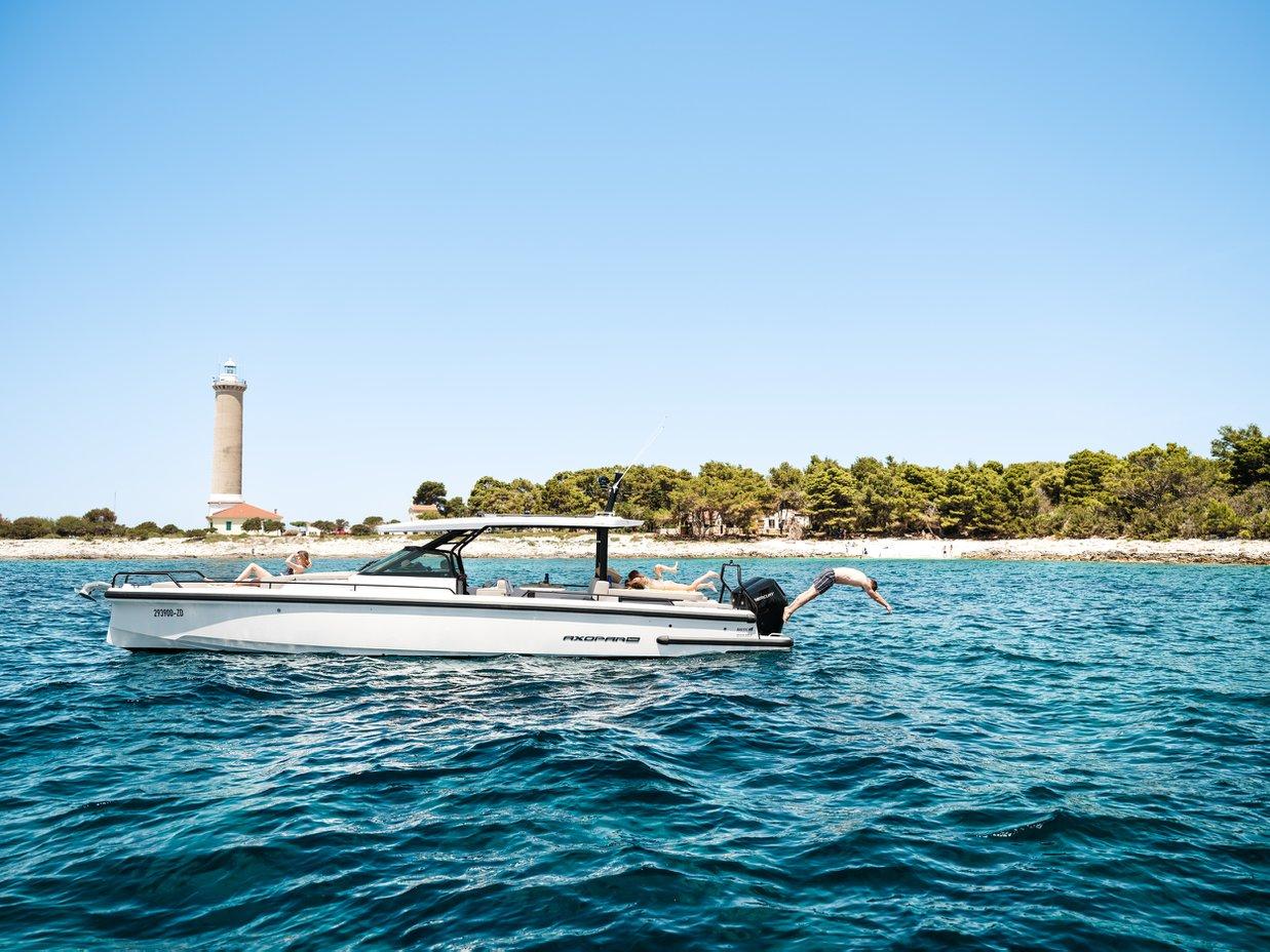 Axopar 37 Sun Top, picture 8