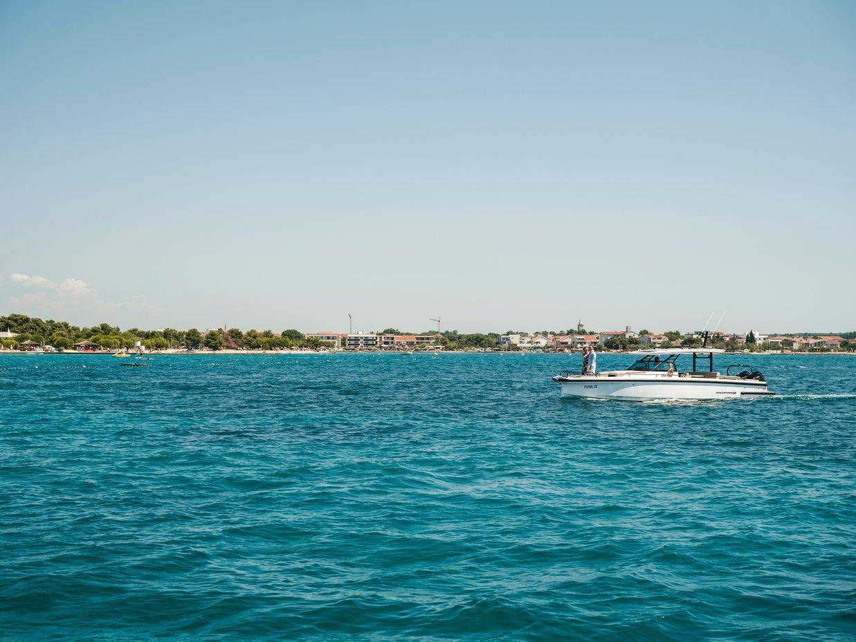 Axopar 37 Sun Top, picture 6