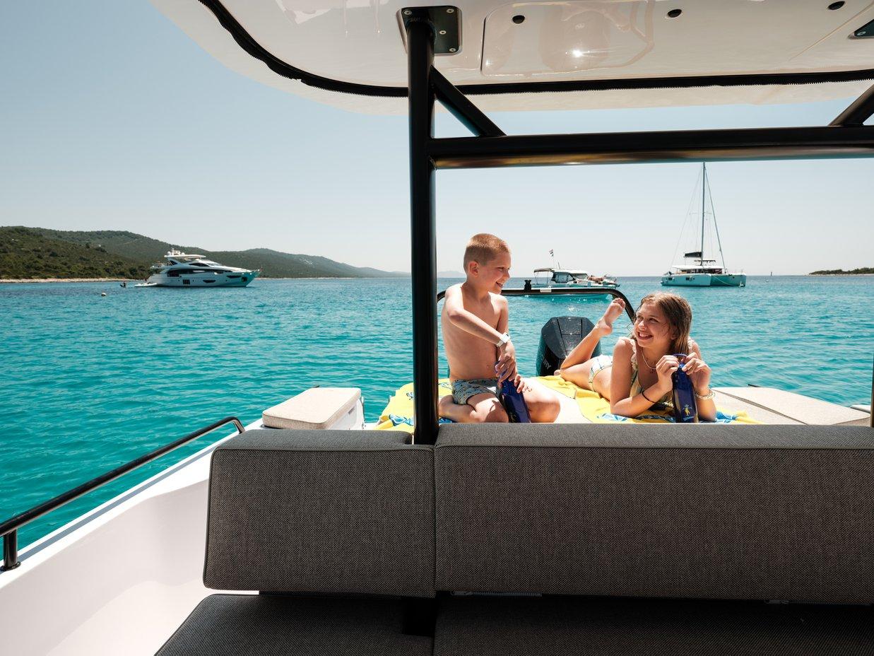 Axopar 37 Sun Top, picture 18