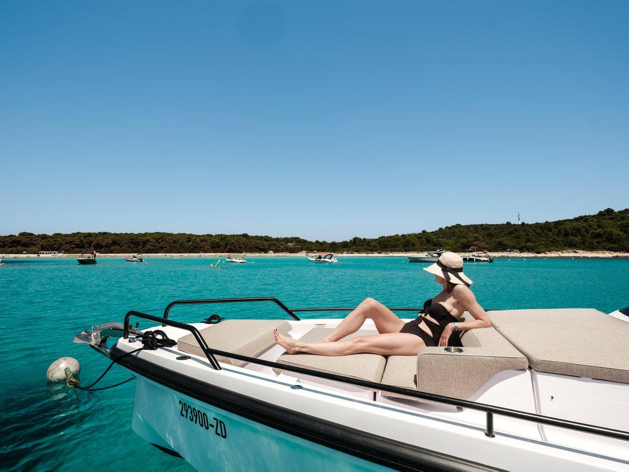 Axopar 37 Sun Top, picture 12