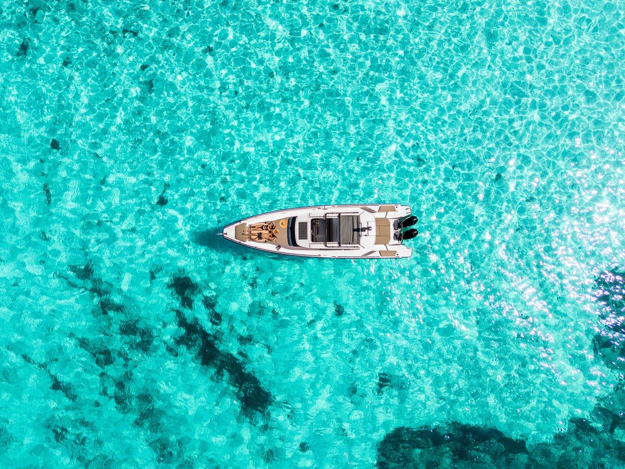 Axopar 37 Sun Top, picture 4