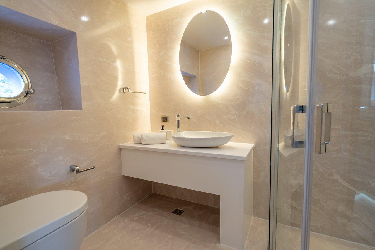 Lavin - Lavin, picture 17