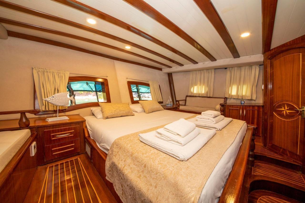 Santa Maria*, picture 9