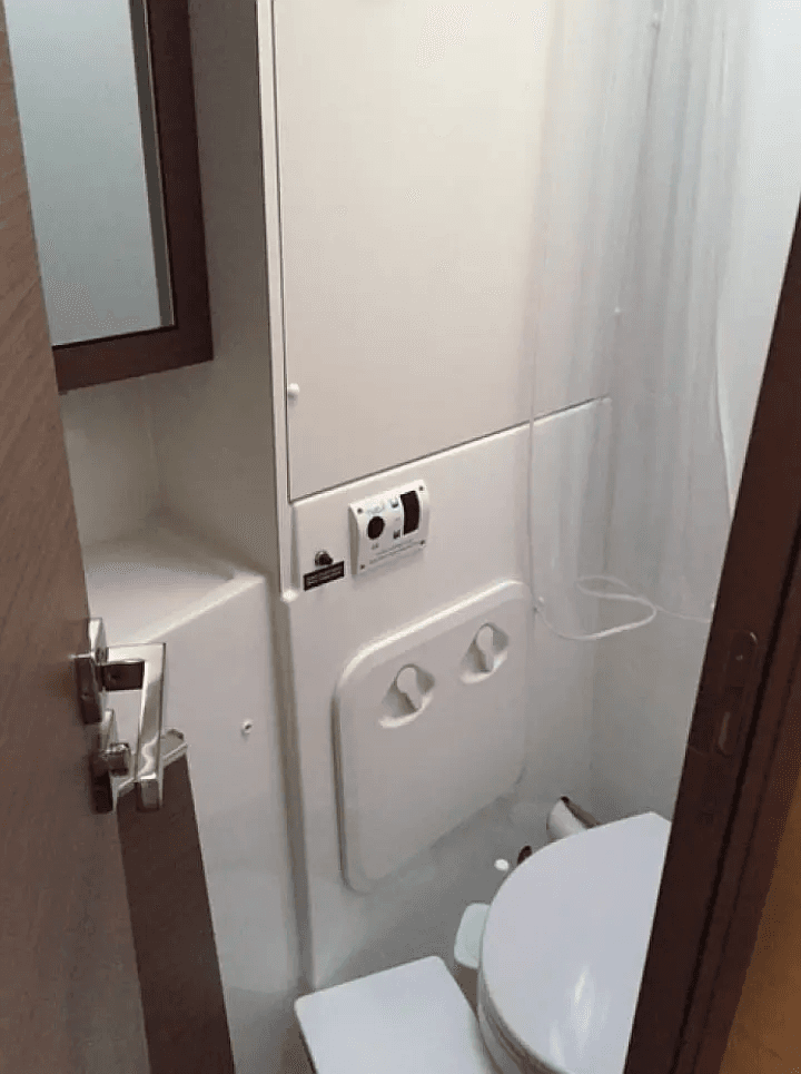 Lagoon 40 - 4 + 2 cab, picture 13