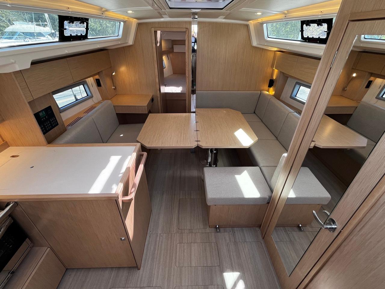 Bavaria C38, picture 7