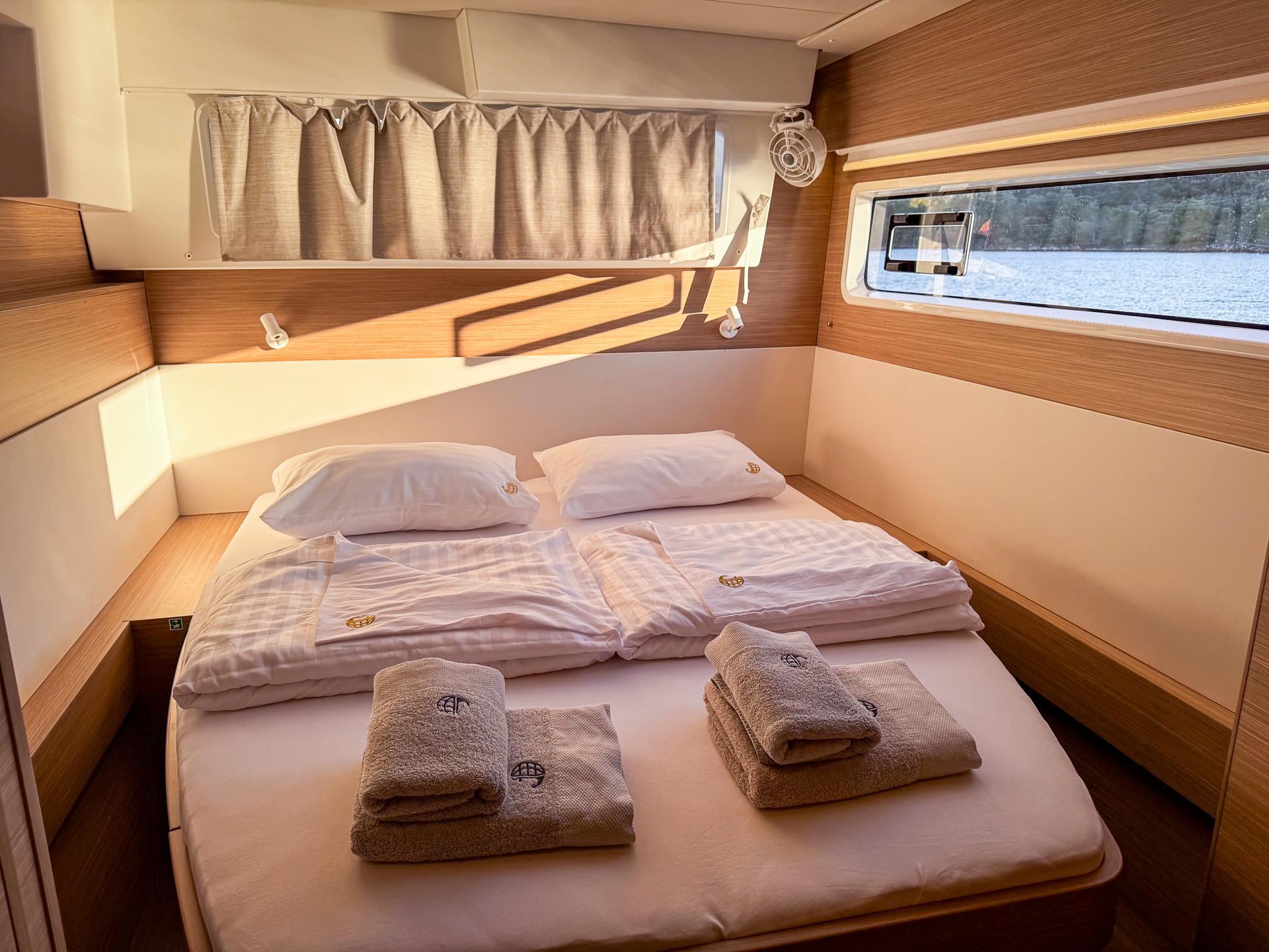 Lagoon 43 - 4 + 2 cab., picture 13