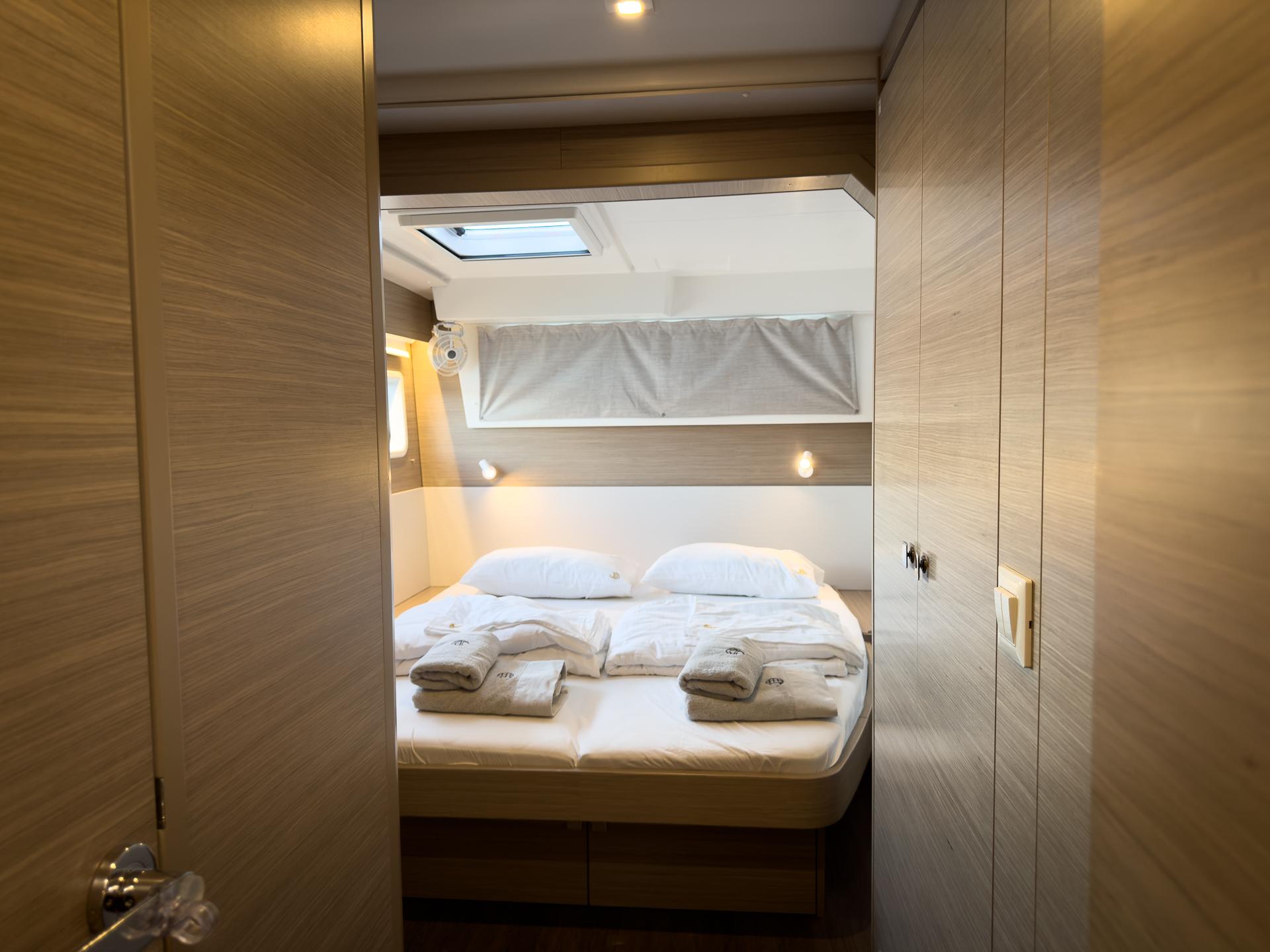 Lagoon 43 - 4 + 1 cab., picture 13