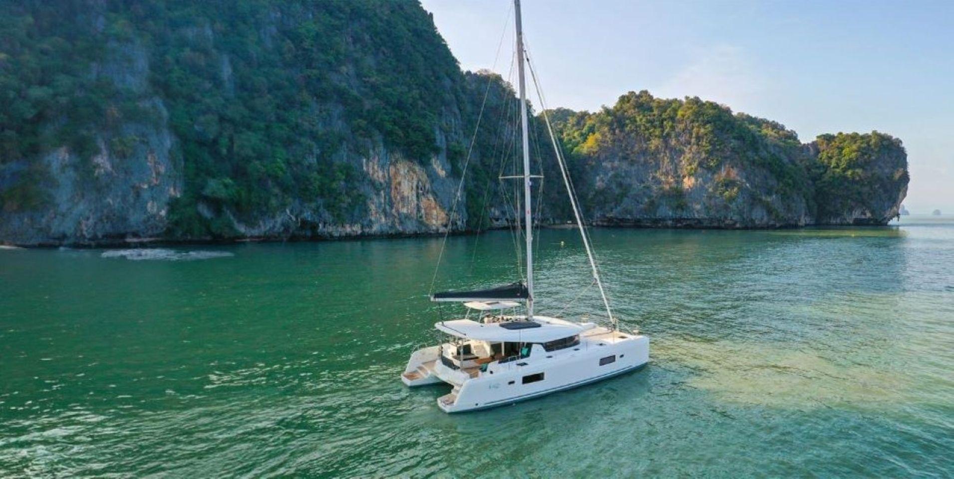 Lagoon 42 Millenium, picture 6