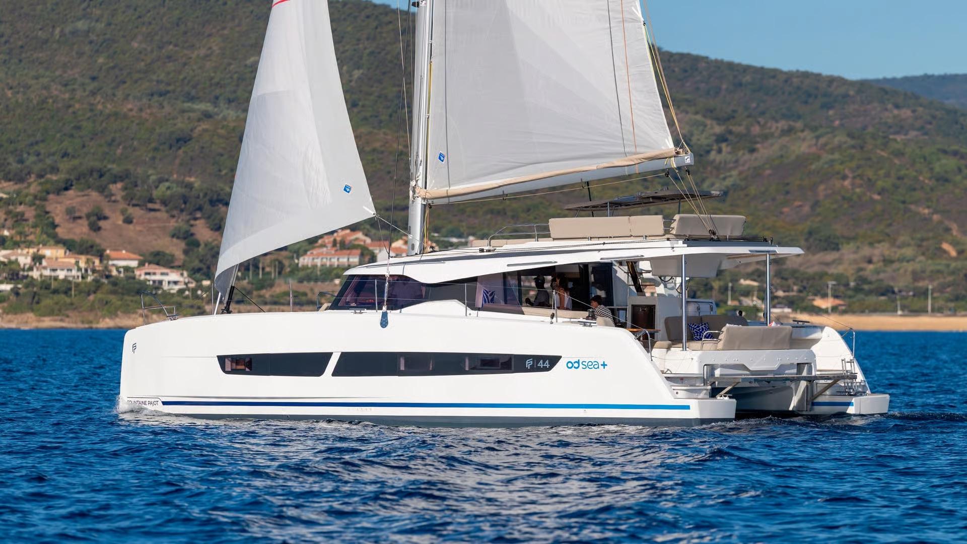 Fountaine Pajot FP 44 Maestro - 3 cab., picture 3