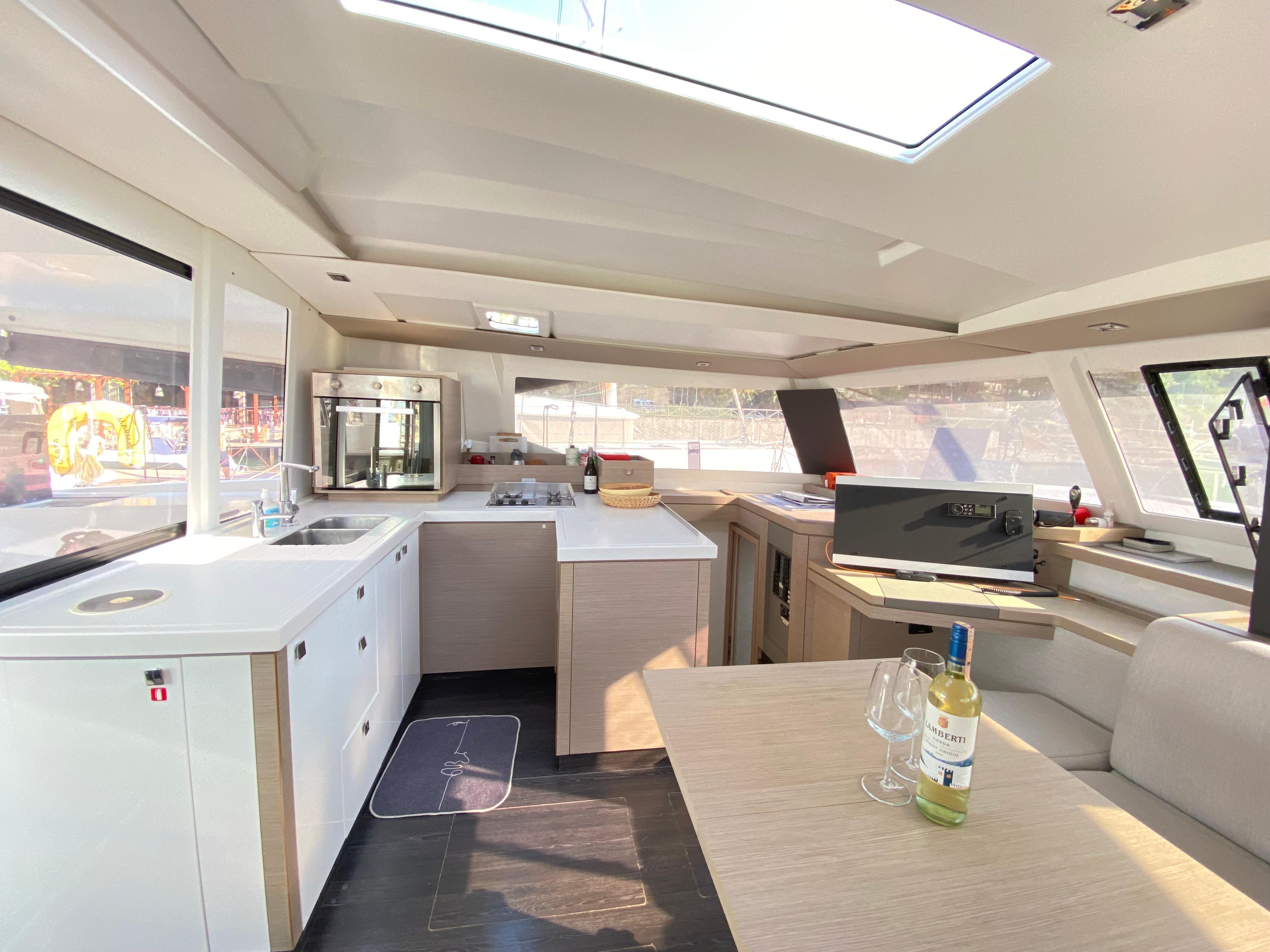 Fountaine Pajot Astrea 42 - 4 + 2 cab., picture 8