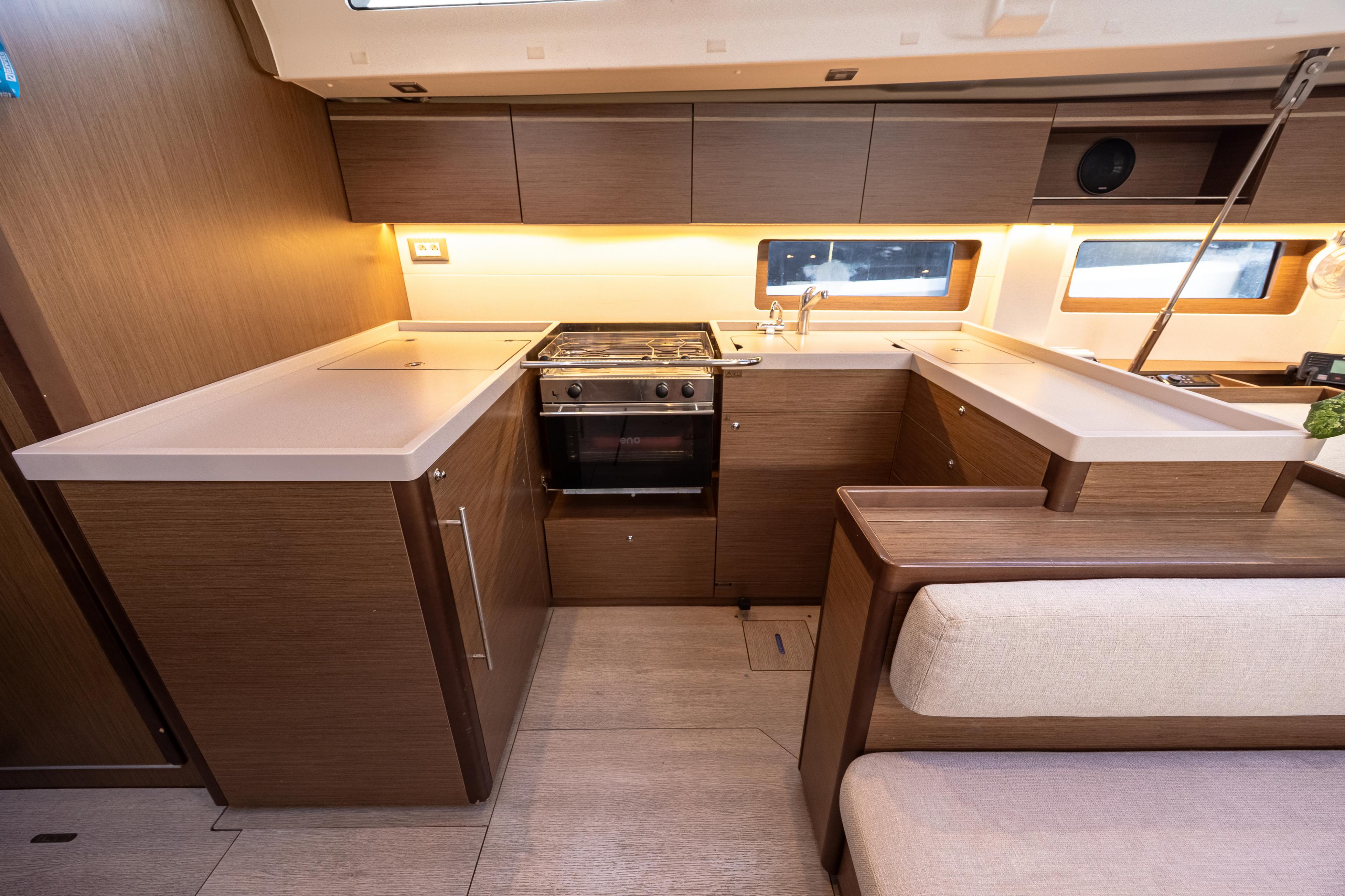 Oceanis 51.1 - 5 + 1 cab., picture 12