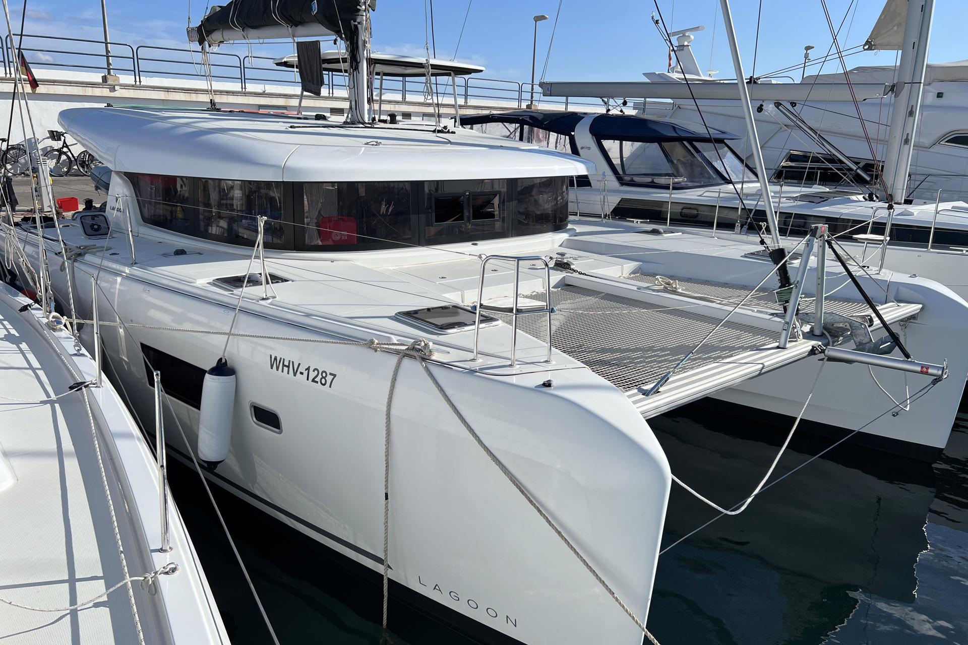 Lagoon 42 - 4 cab., picture 7