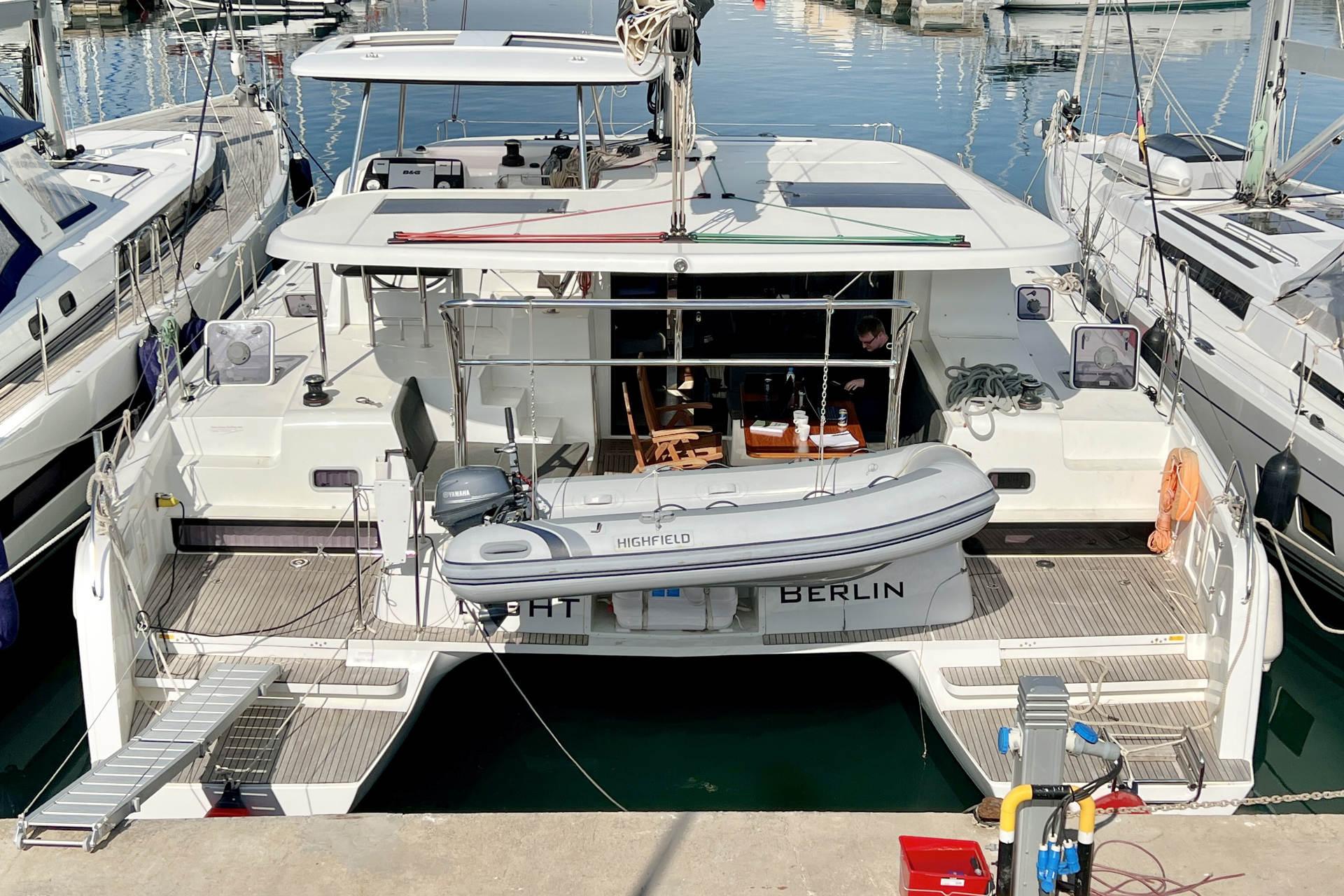 Lagoon 42 - 4 cab., picture 3