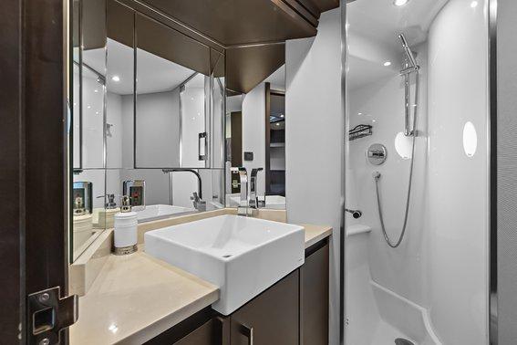 Marquis 720 Flybridge - After Parr T, picture 23