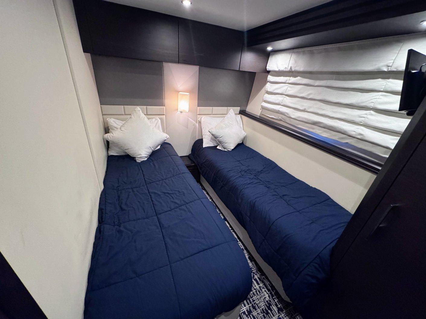 Marquis 720 Flybridge - After Parr T, picture 21