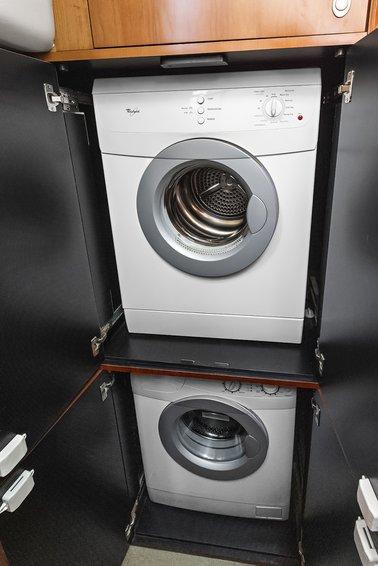 Sea Ray 60 Sundancer, picture 31