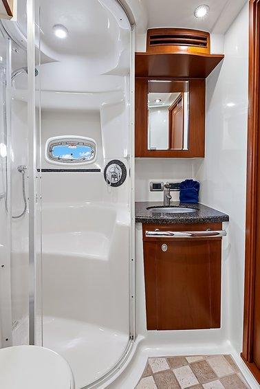 Sea Ray 60 Sundancer, picture 27