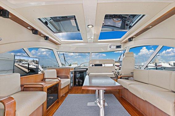 Sea Ray 60 Sundancer, picture 15