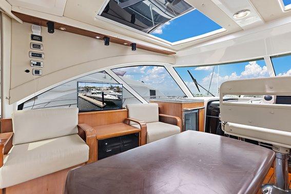Sea Ray 60 Sundancer, picture 17