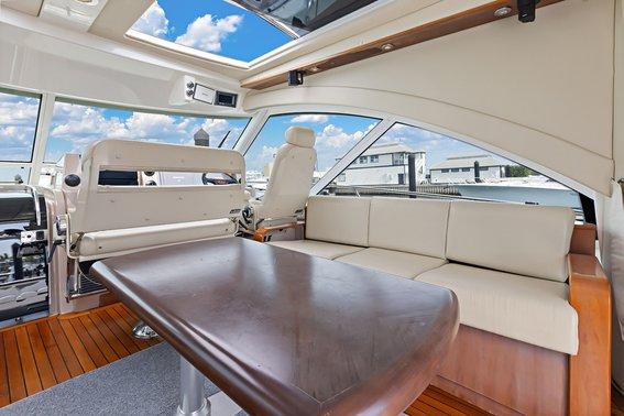 Sea Ray 60 Sundancer, picture 16