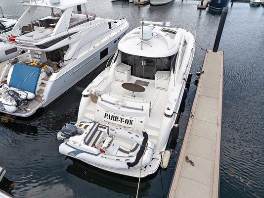 Sea Ray 60 Sundancer, picture 4