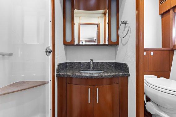 Sea Ray 60 Sundancer, picture 28