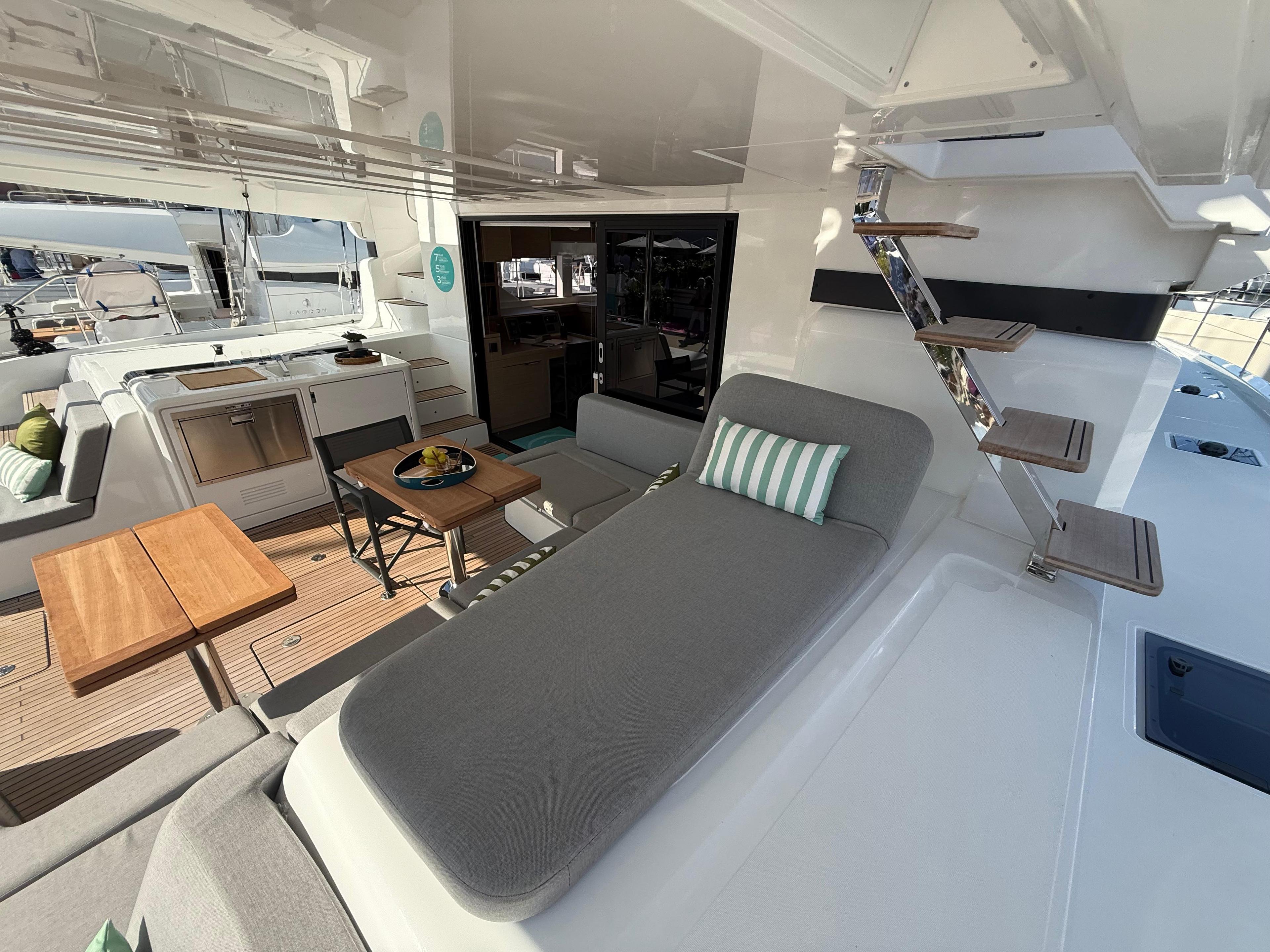Lagoon 55 - 6 + 2 cab., picture 4