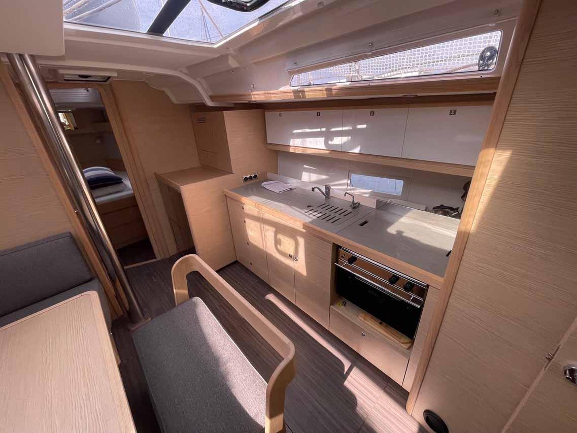 Dufour 430, picture 9