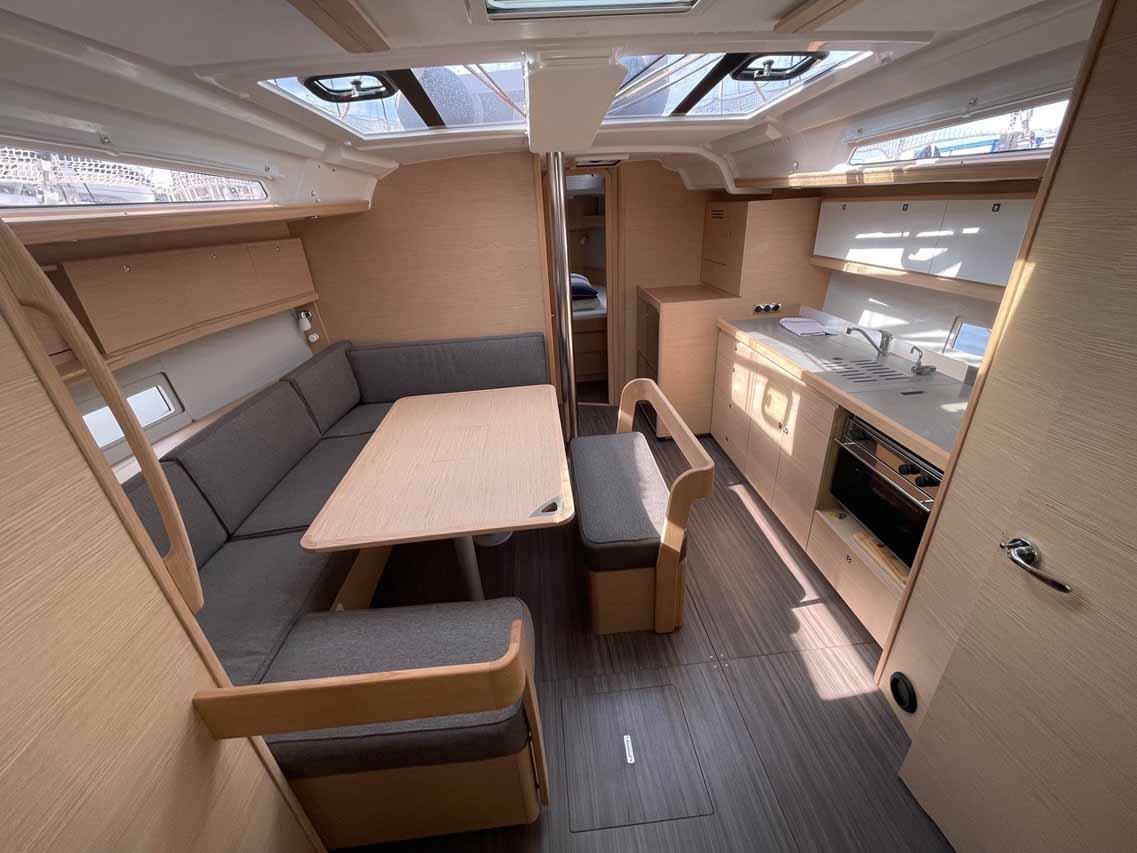 Dufour 430, picture 8