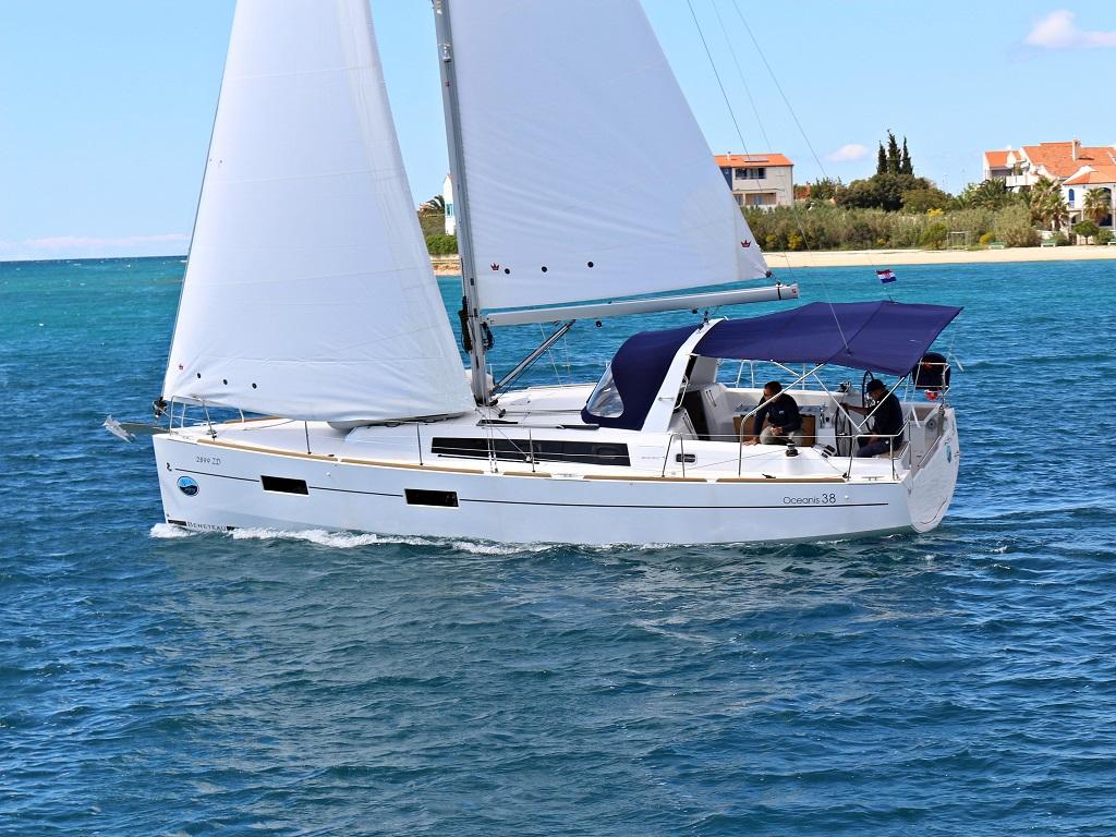 Oceanis 38.1, picture 1