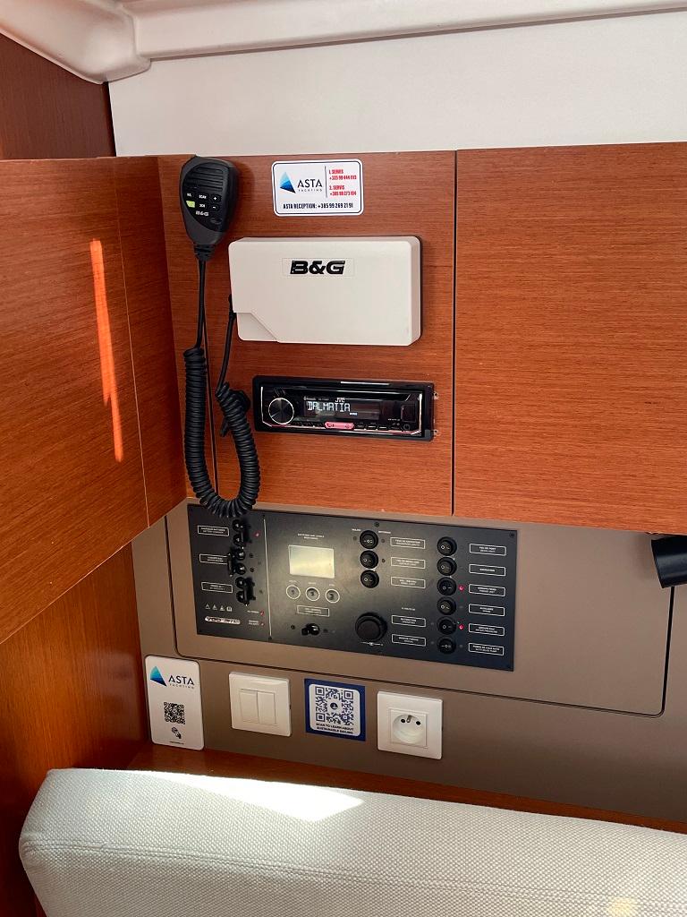 Oceanis 38.1, picture 6