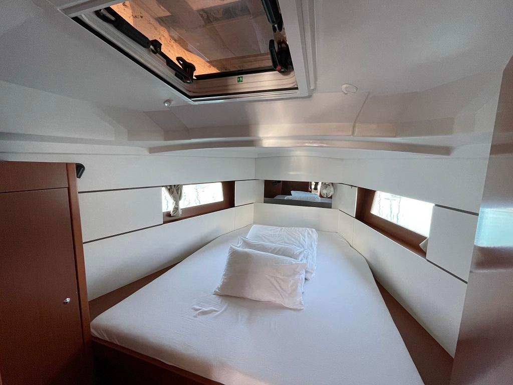 Oceanis 38.1, picture 15