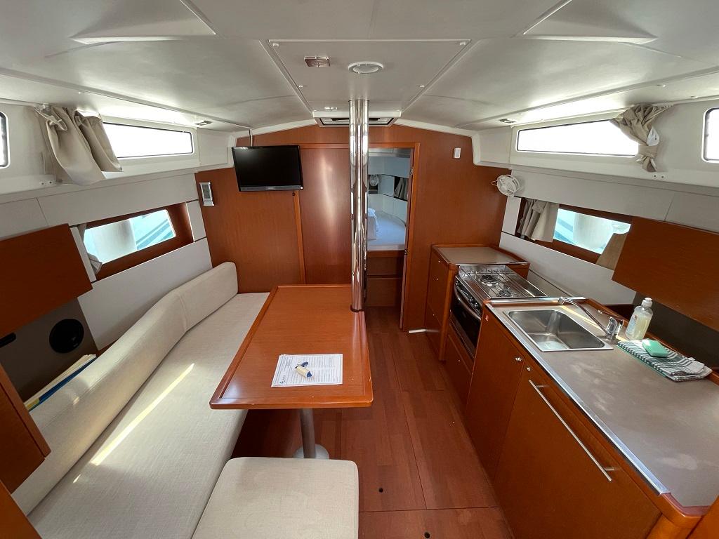 Oceanis 38.1, picture 10