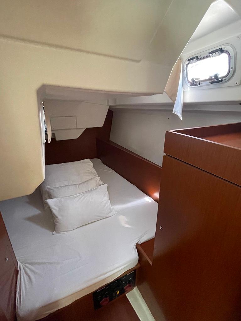 Oceanis 38.1, picture 14