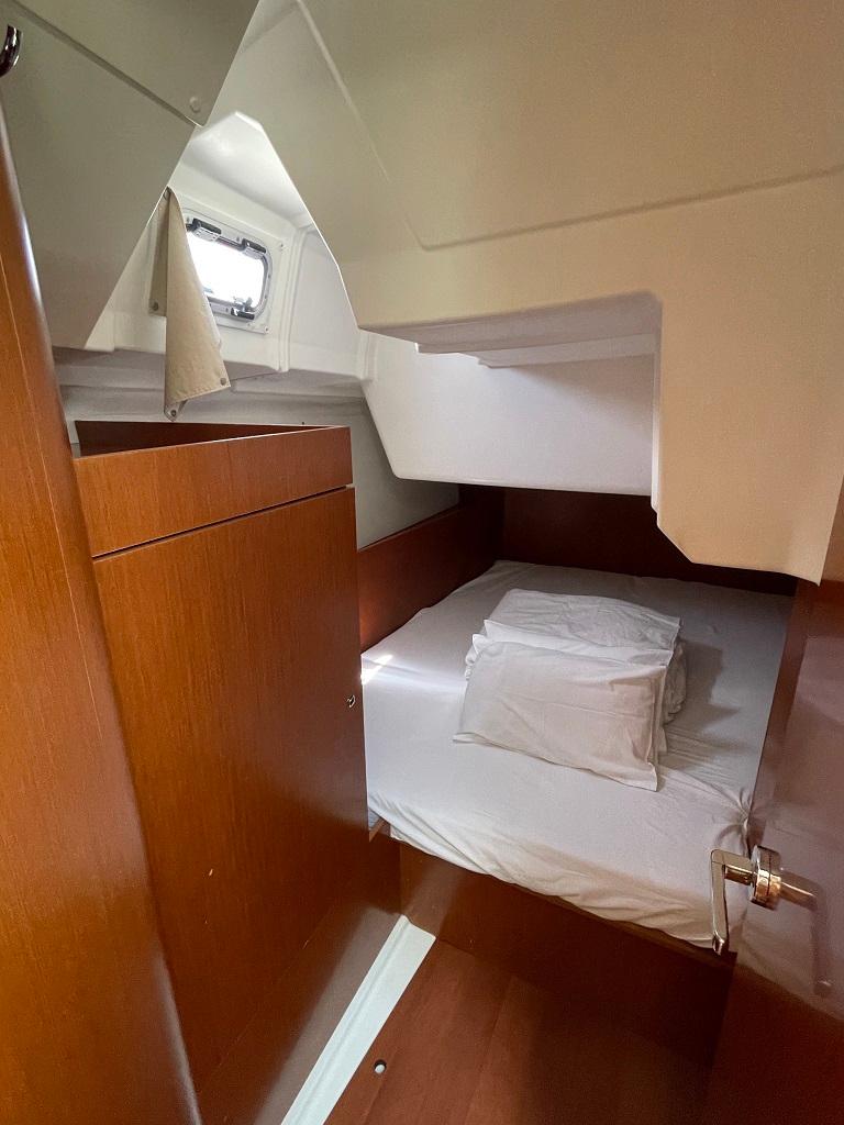 Oceanis 38.1, picture 13