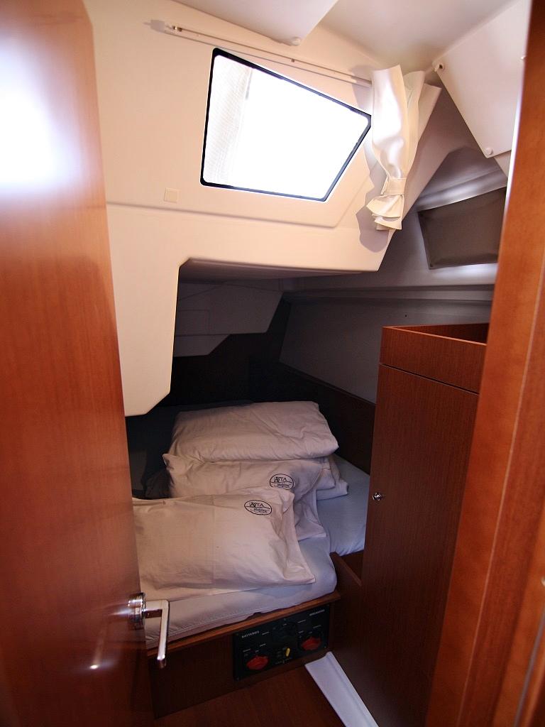 Oceanis 38.1, picture 17