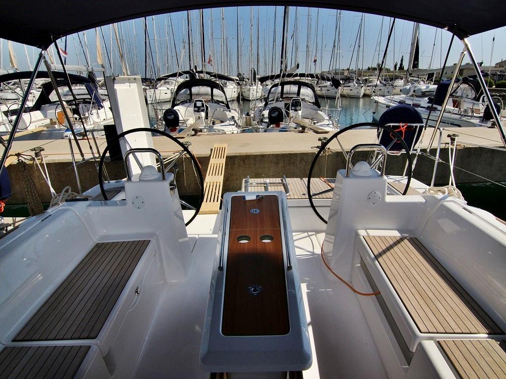 Dufour 460 GL, picture 4