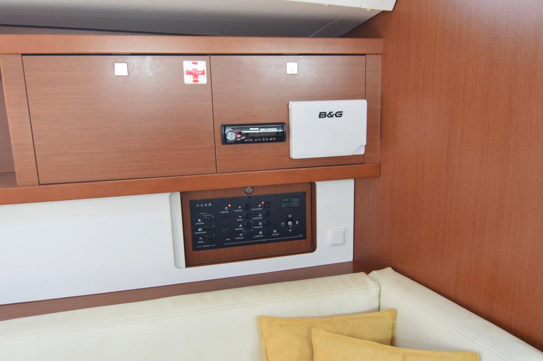 Oceanis 41, picture 8