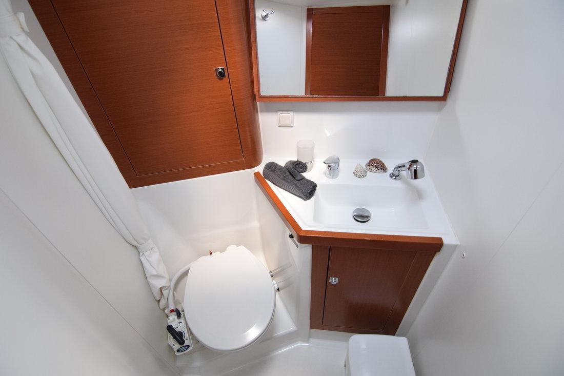 Oceanis 41, picture 12