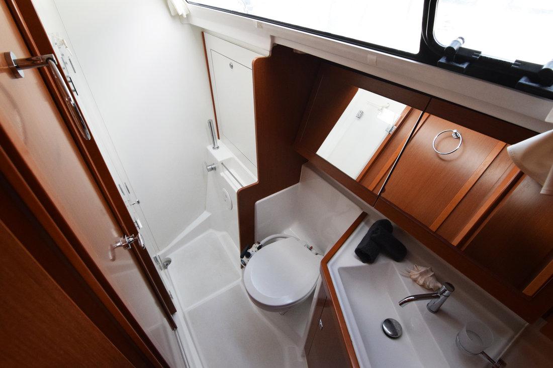 Oceanis 41, picture 13