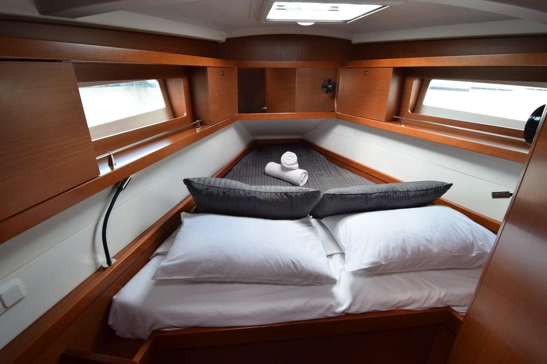 Oceanis 41, picture 9